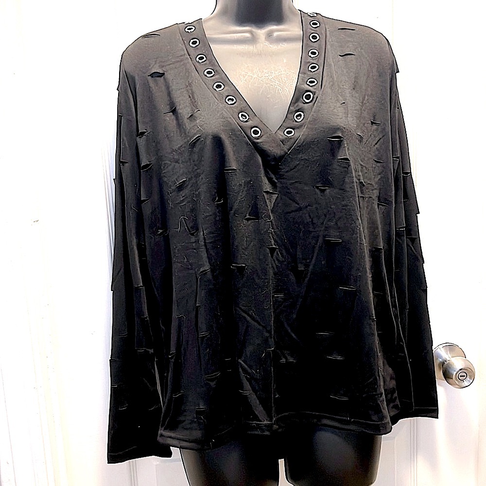 NWOT 💋 BLACK & SILVER RIVET EMBELLISHED V-NECK CUT-OUT GRUNGE PUNK TOP Women XXL - Picture 3 of 8